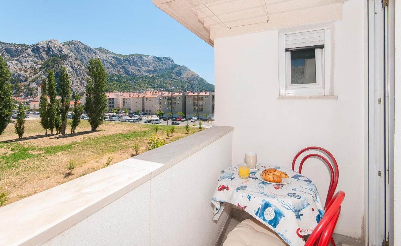 Apartment Luna Omiš Exterior foto